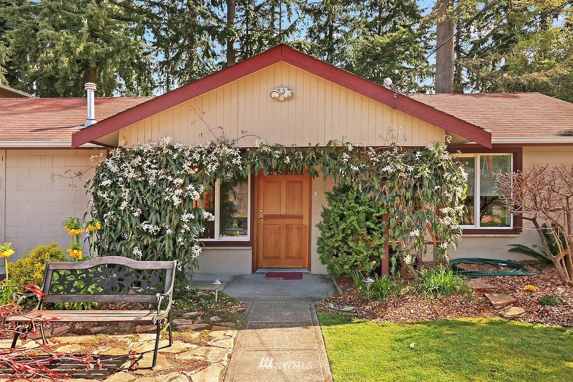 Property Photo:  22901 53rd Avenue W  WA 98043 