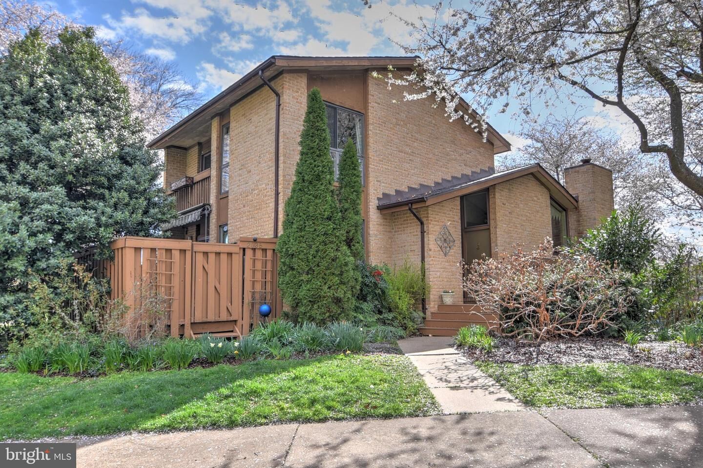 Property Photo:  2035 Lakewinds Drive  VA 20191 