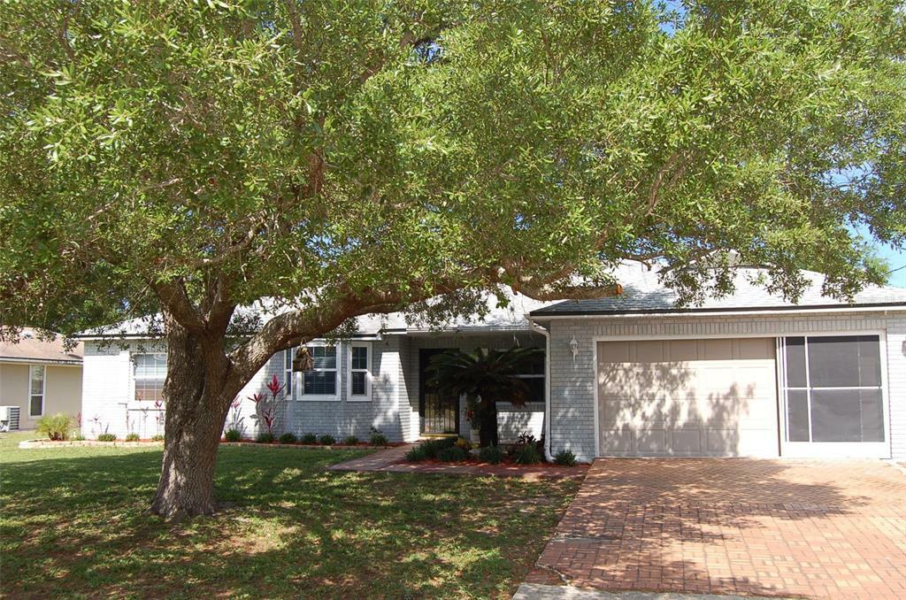 Property Photo:  542 Blackstone Avenue  FL 32725 