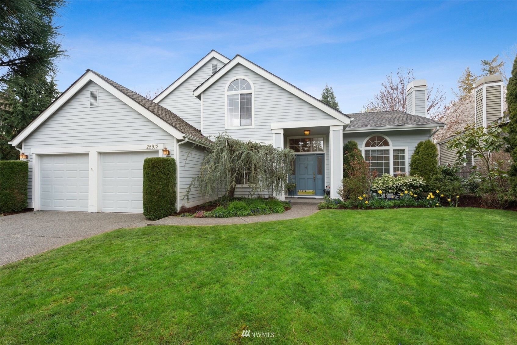 Property Photo: 25912 SE 39th Place WA 98029