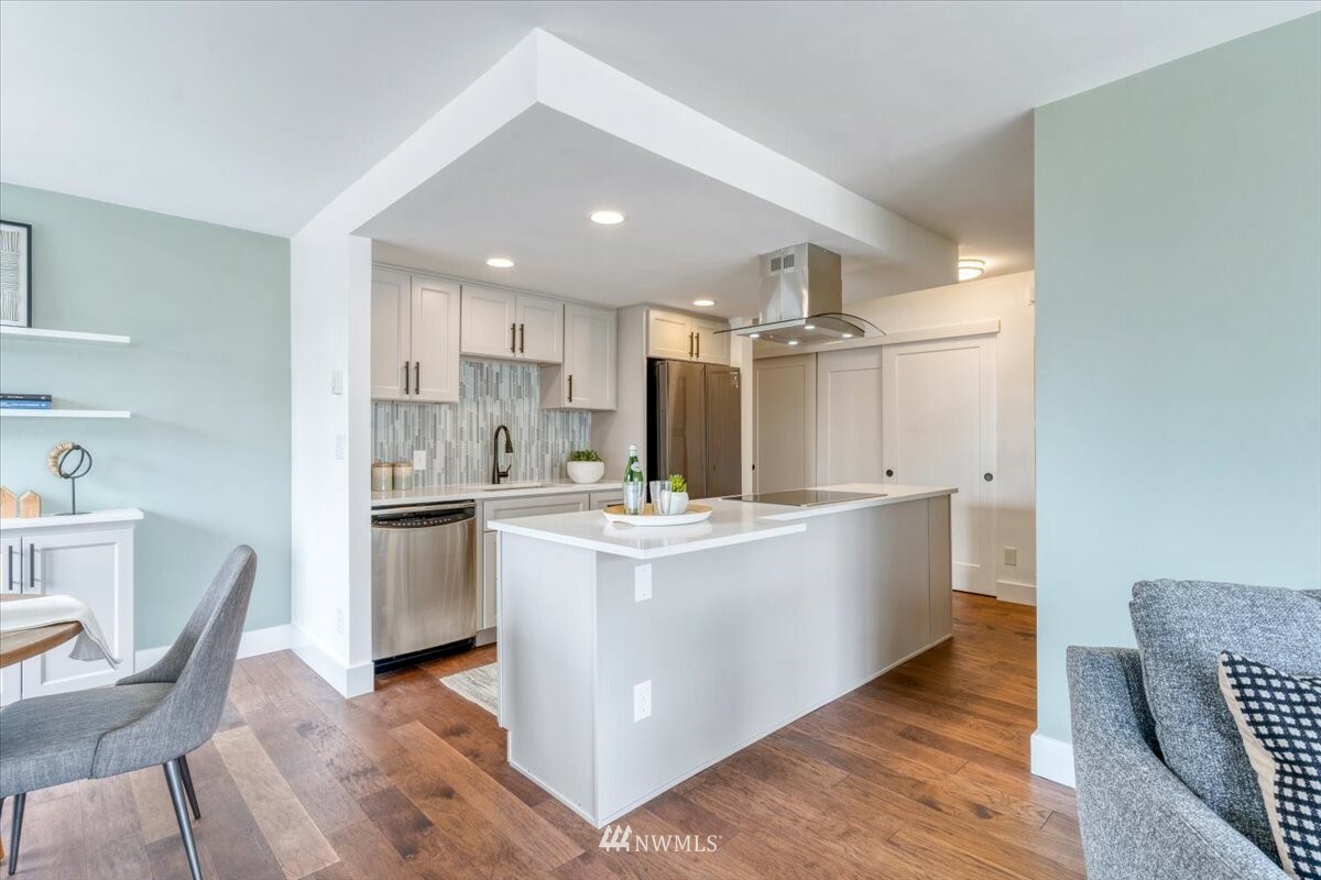 Property Photo: 1120 8th Avenue 1604 WA 98101