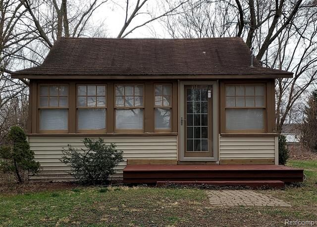 Property Photo:  30055 Hennepin Street  MI 48135 