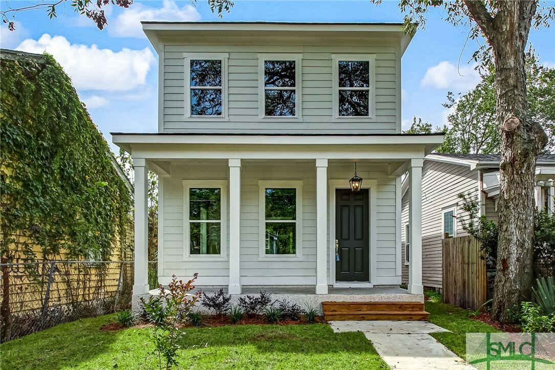 Property Photo: 615 E 33rd Street GA 31401