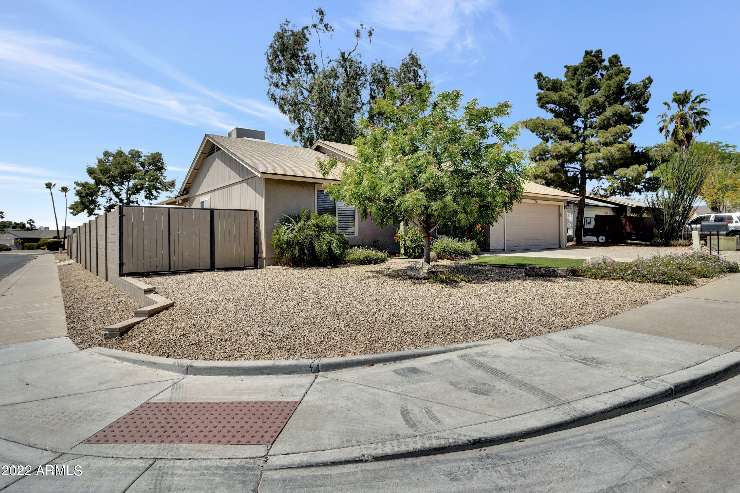 Property Photo: 17618 N 33rd Place AZ 85032