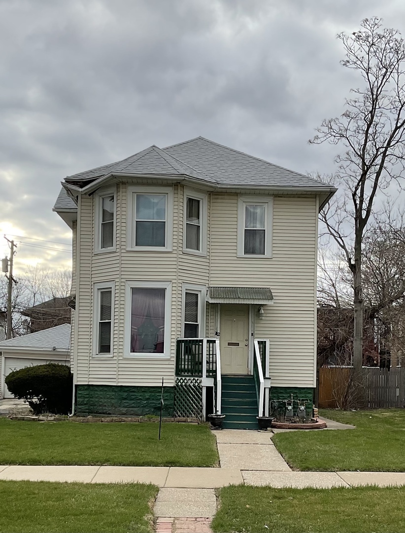 Property Photo:  1110 S 4th Avenue  IL 60153 