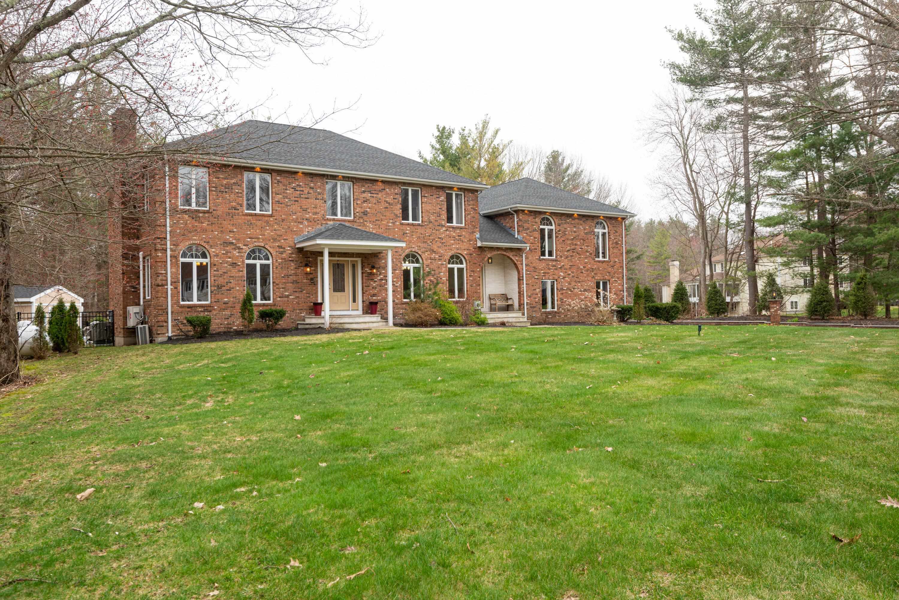 Property Photo:  28 Fox Run Lane  NH 03079 