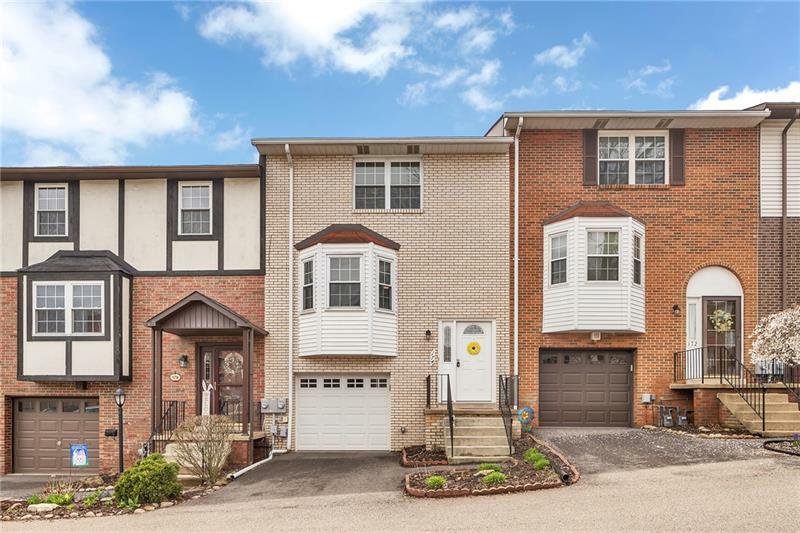 Property Photo: 174 Woodstone Ln PA 15068