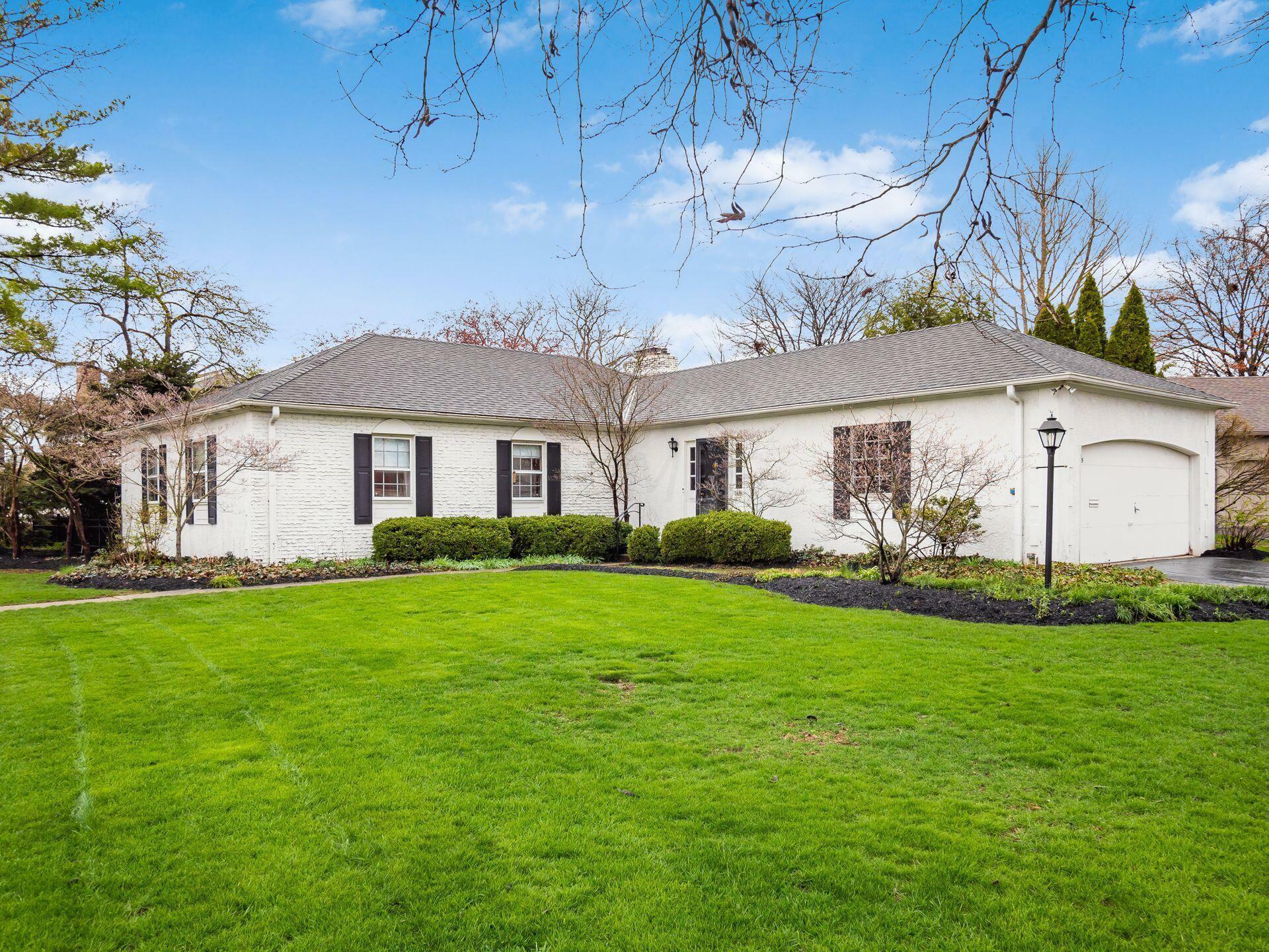 Property Photo: 3685 Pevensey Court OH 43220