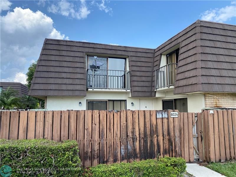 Property Photo: 8024 80th Way 8024 FL 33407