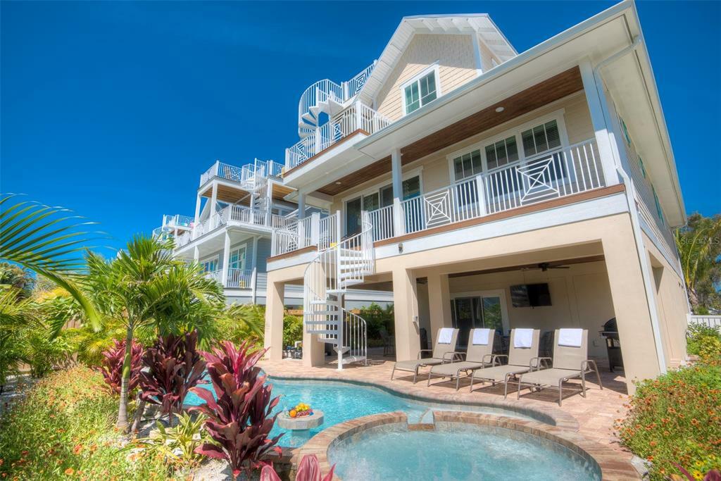 Property Photo: 217 Magnolia Avenue FL 34216