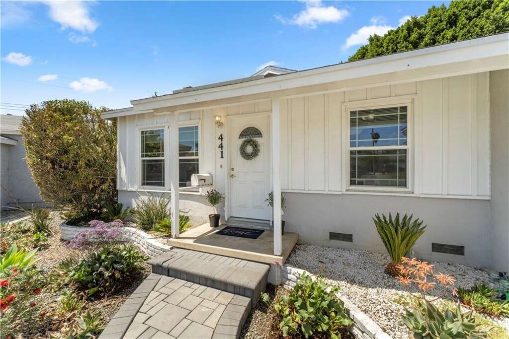 Property Photo: 441 Sonora Place CA 90631