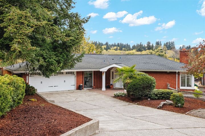 Property Photo:  31011 39th Avenue SW  WA 98023 