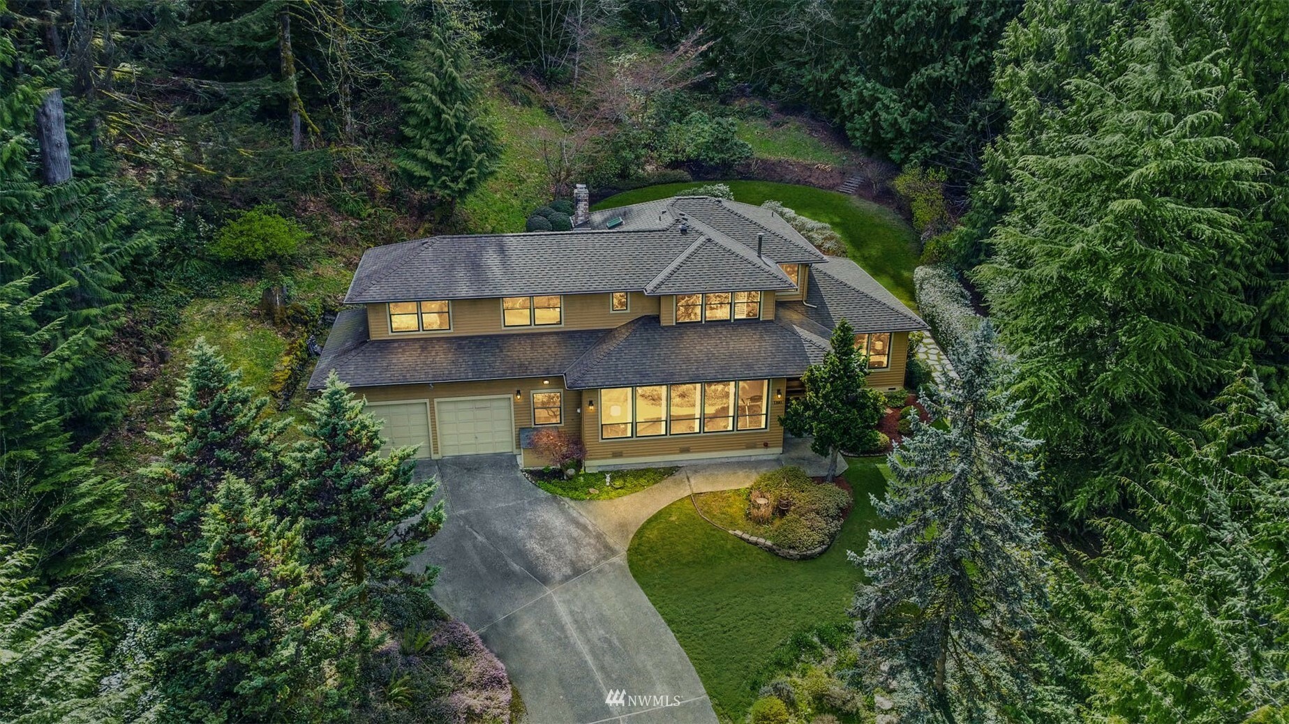 Property Photo:  1160 Ridgewood Place SW  WA 98027 