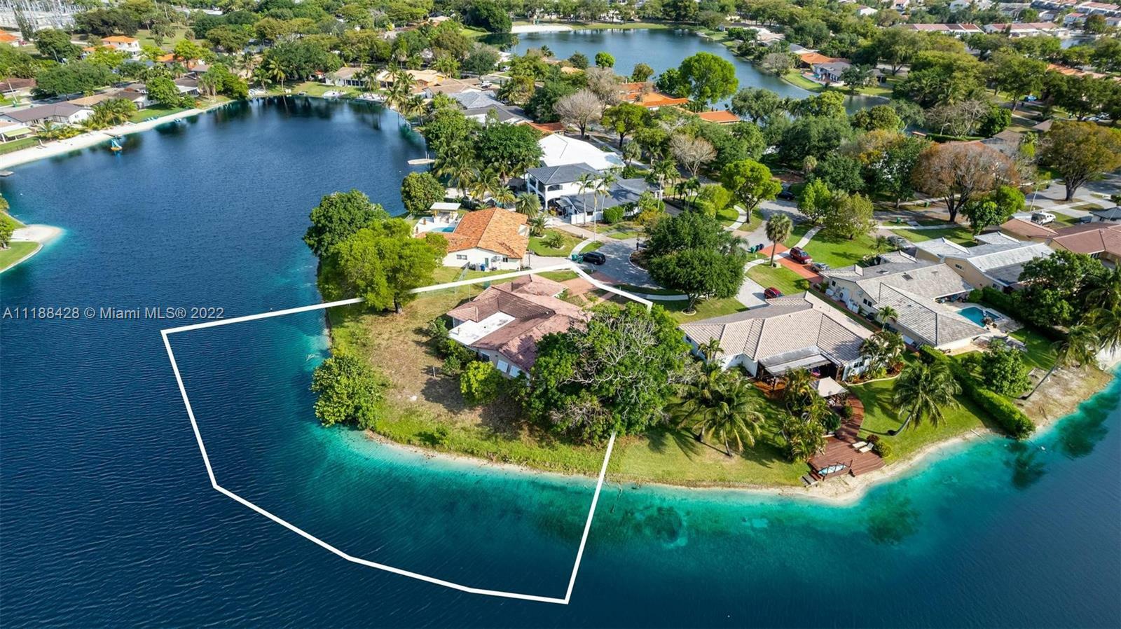 Property Photo:  7260 Poinciana Ct  FL 33014 