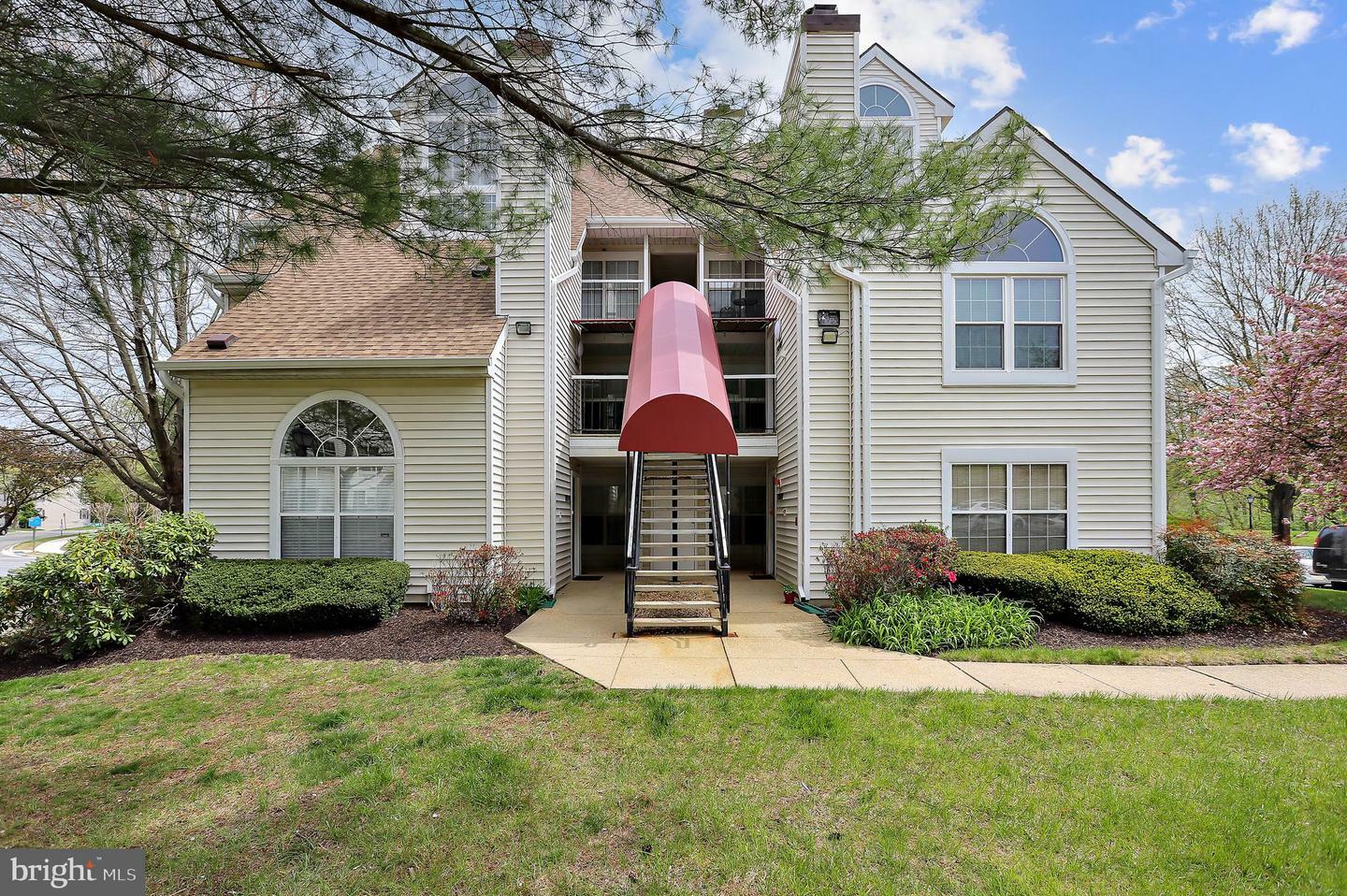 Property Photo:  10502 Beacon Ridge Drive 102  MD 20721 