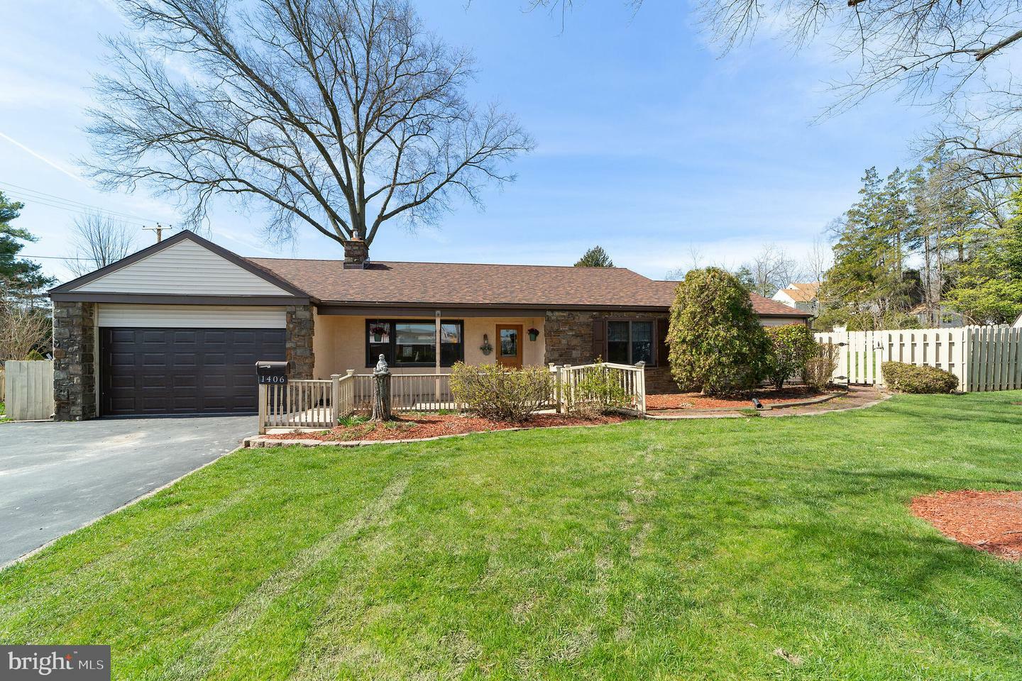 Property Photo:  1406 Rockwell Road  PA 19001 