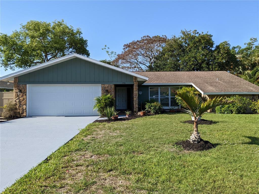 Property Photo: 1330 Pinebrook Way FL 34285