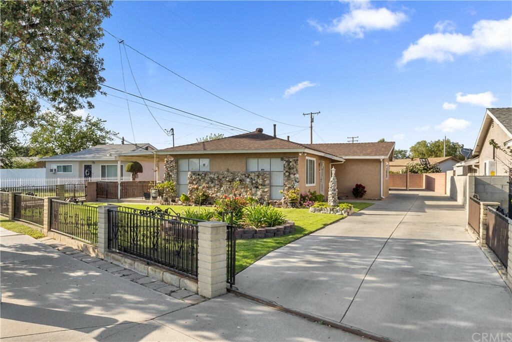Property Photo: 13135 Beaty Ave CA 90605