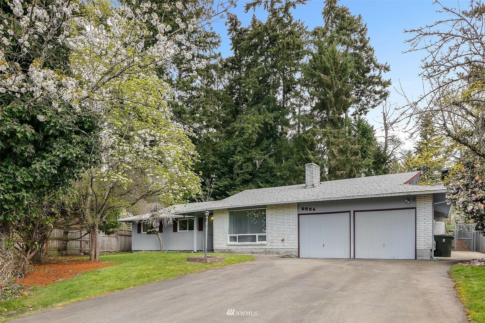 Property Photo:  9824 124th Avenue SE  WA 98056 