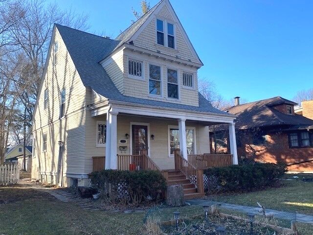 Property Photo: 2326 Brown Avenue IL 60201