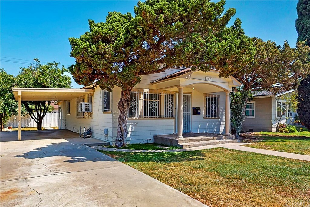 Property Photo:  307 E Wilhelmina Street  CA 92805 