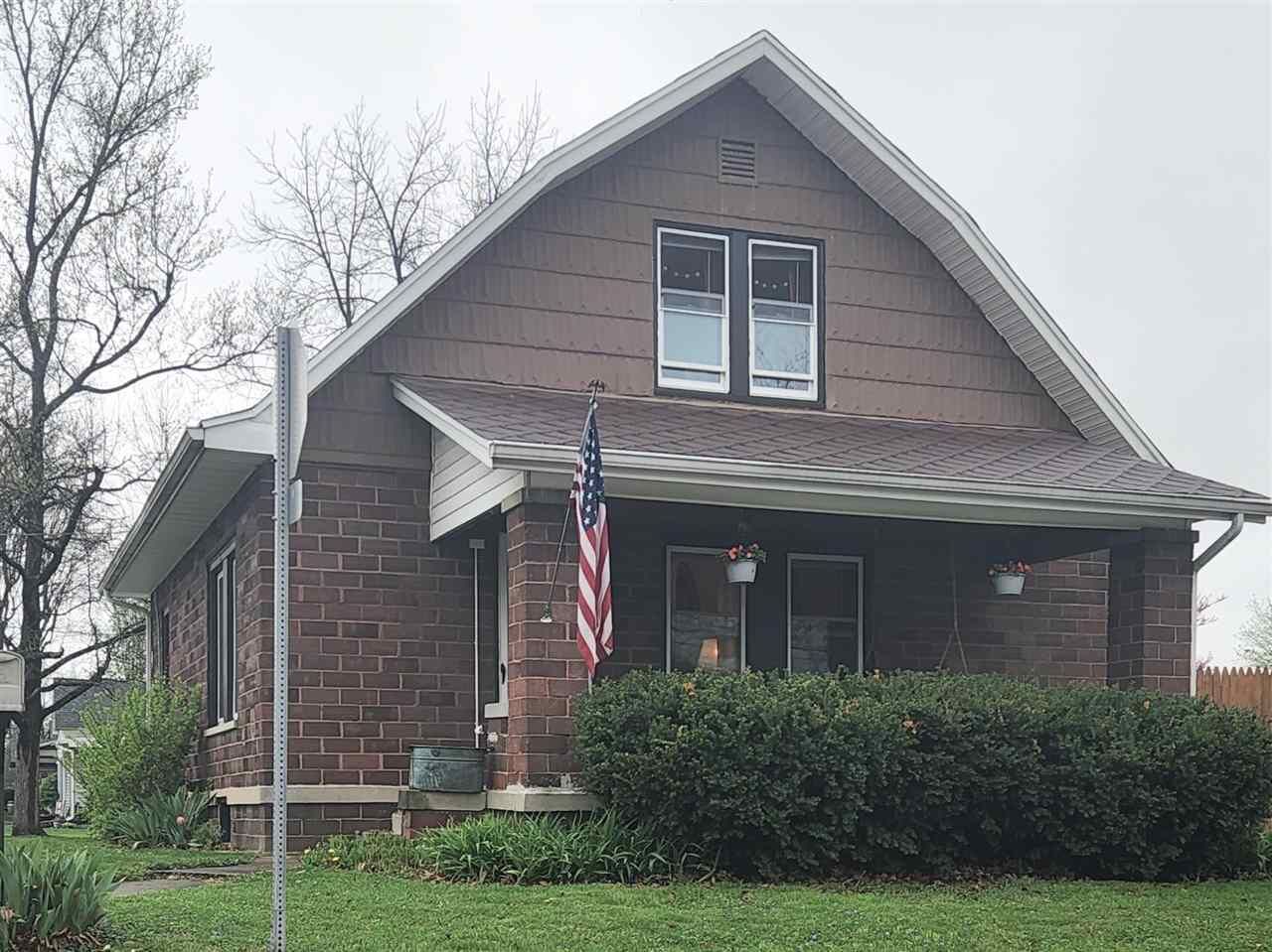 Property Photo: 301 W School Street IN 47330-0000