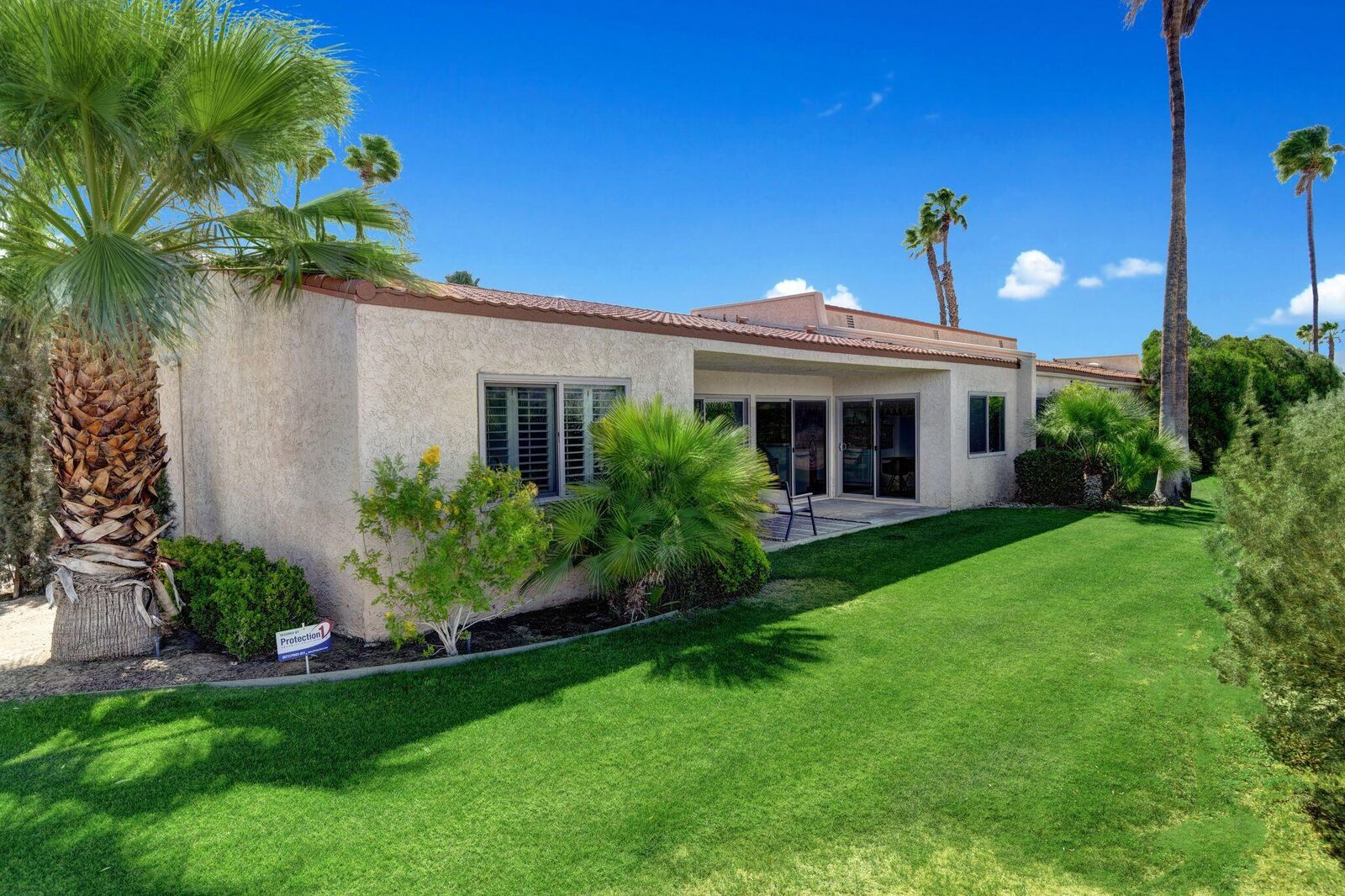 Property Photo:  80071 Palm Circle Drive  CA 92253 