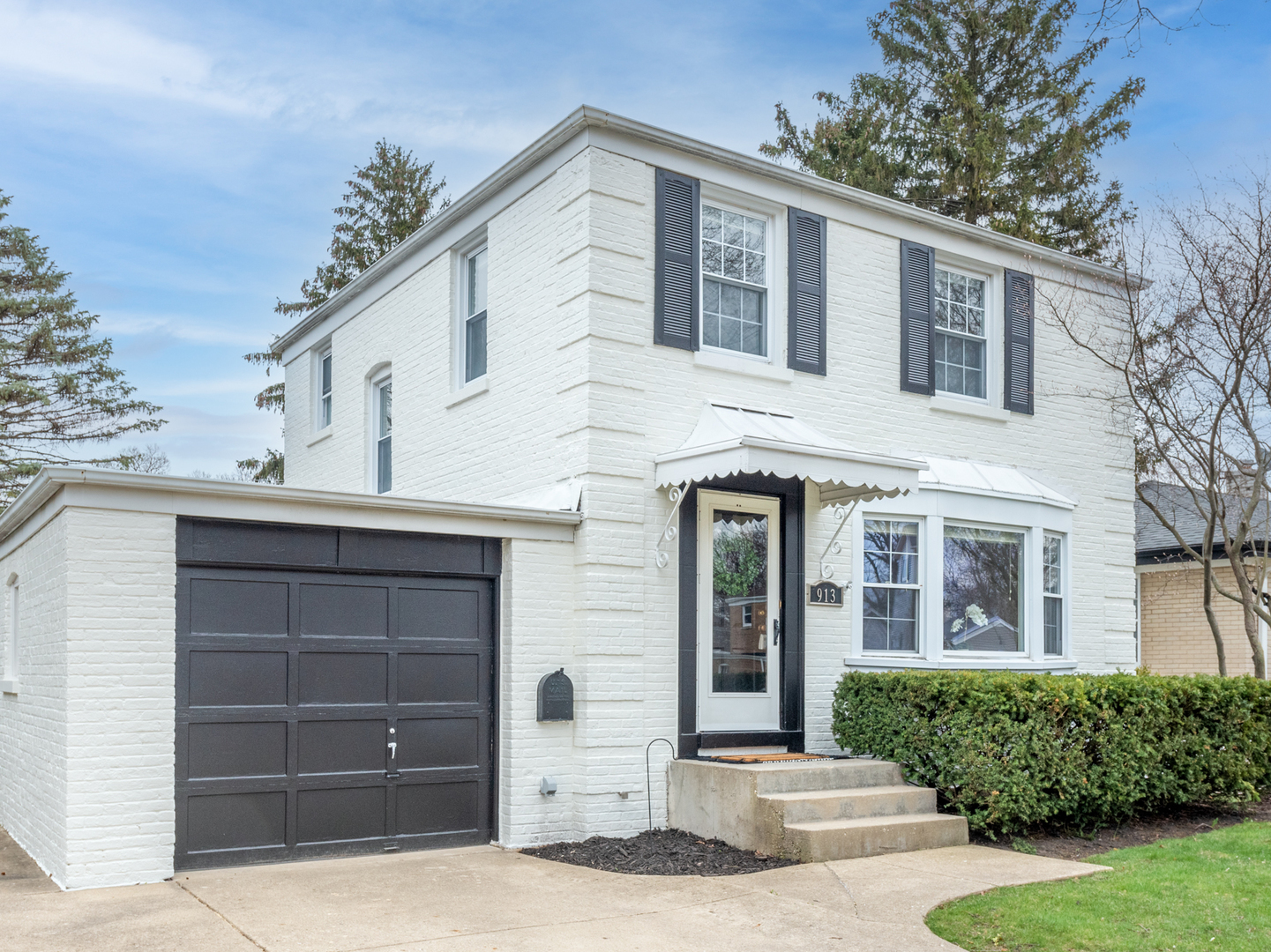 Property Photo: 913 N Patton Avenue IL 60004