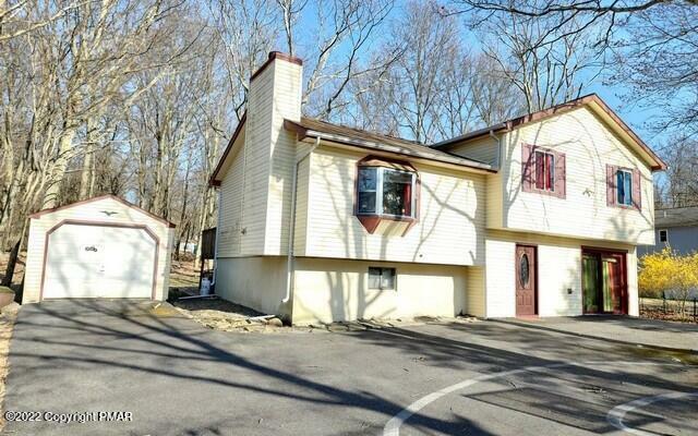 4585 W Pine Ridge Dr  Bushkill PA 18324 photo