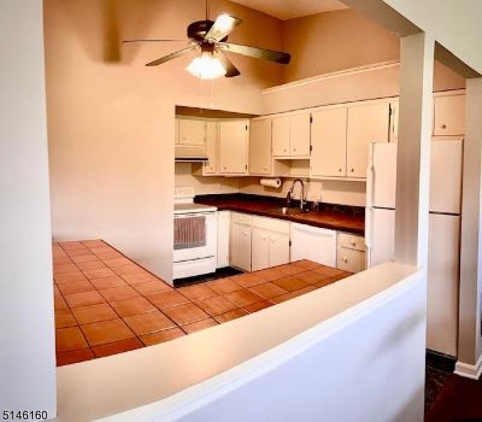 Property Photo: 18 Glenside Dr 18 NJ 08801