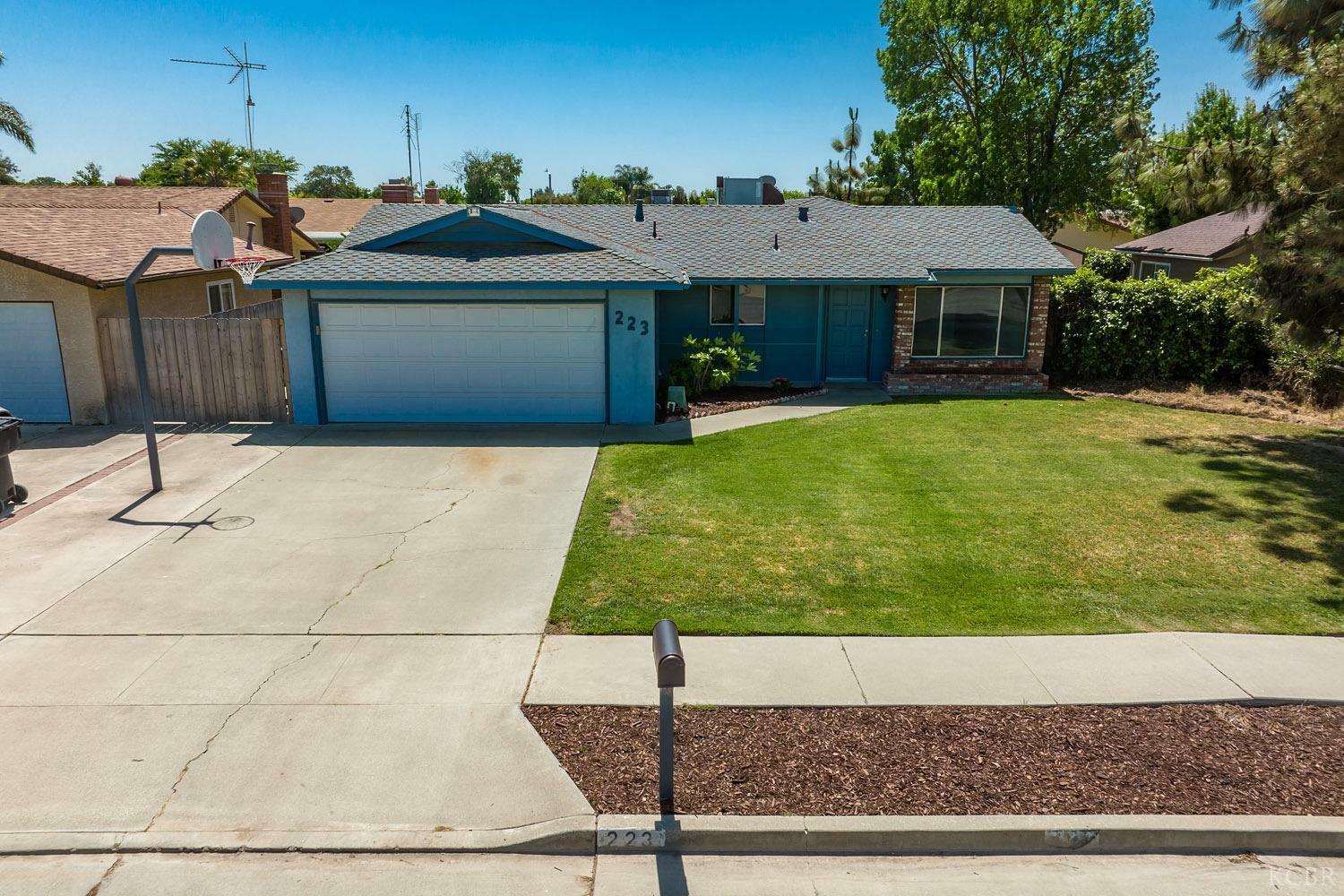 223 E Sherwood Drive  Hanford CA 93230 photo