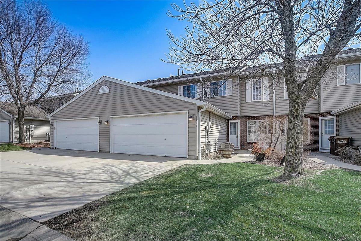 Property Photo: 1127 Primrose Lane MN 55387