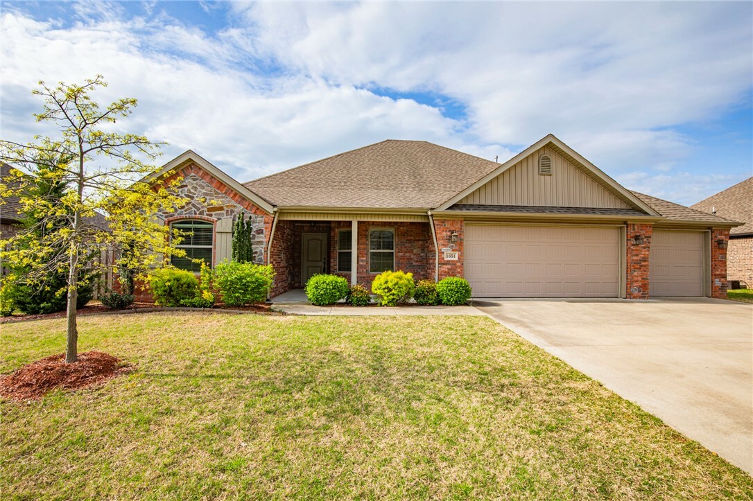 Property Photo:  1651 Amber Way  AR 72719 