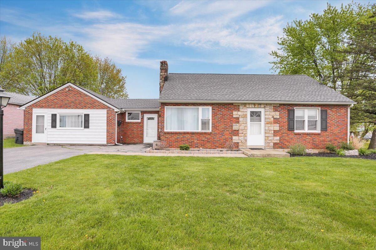 Property Photo: 1403 Main Street PA 19555