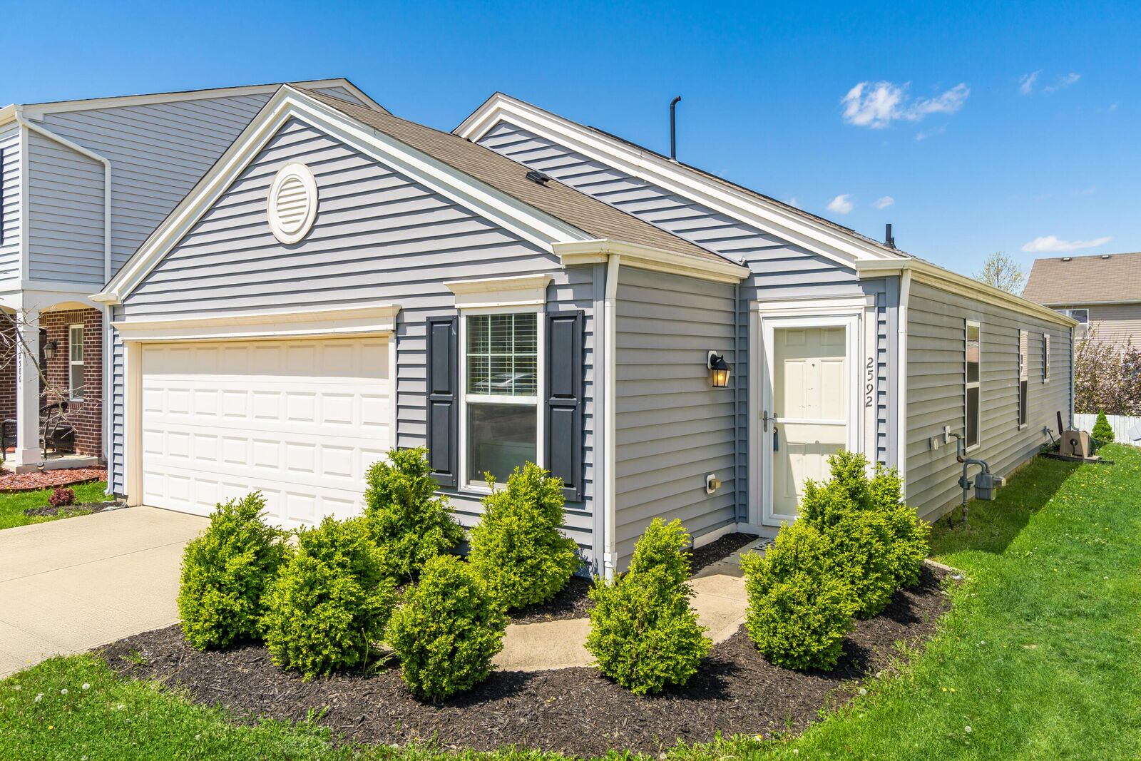 Property Photo:  2592 Tealwater Trail Drive  OH 43207