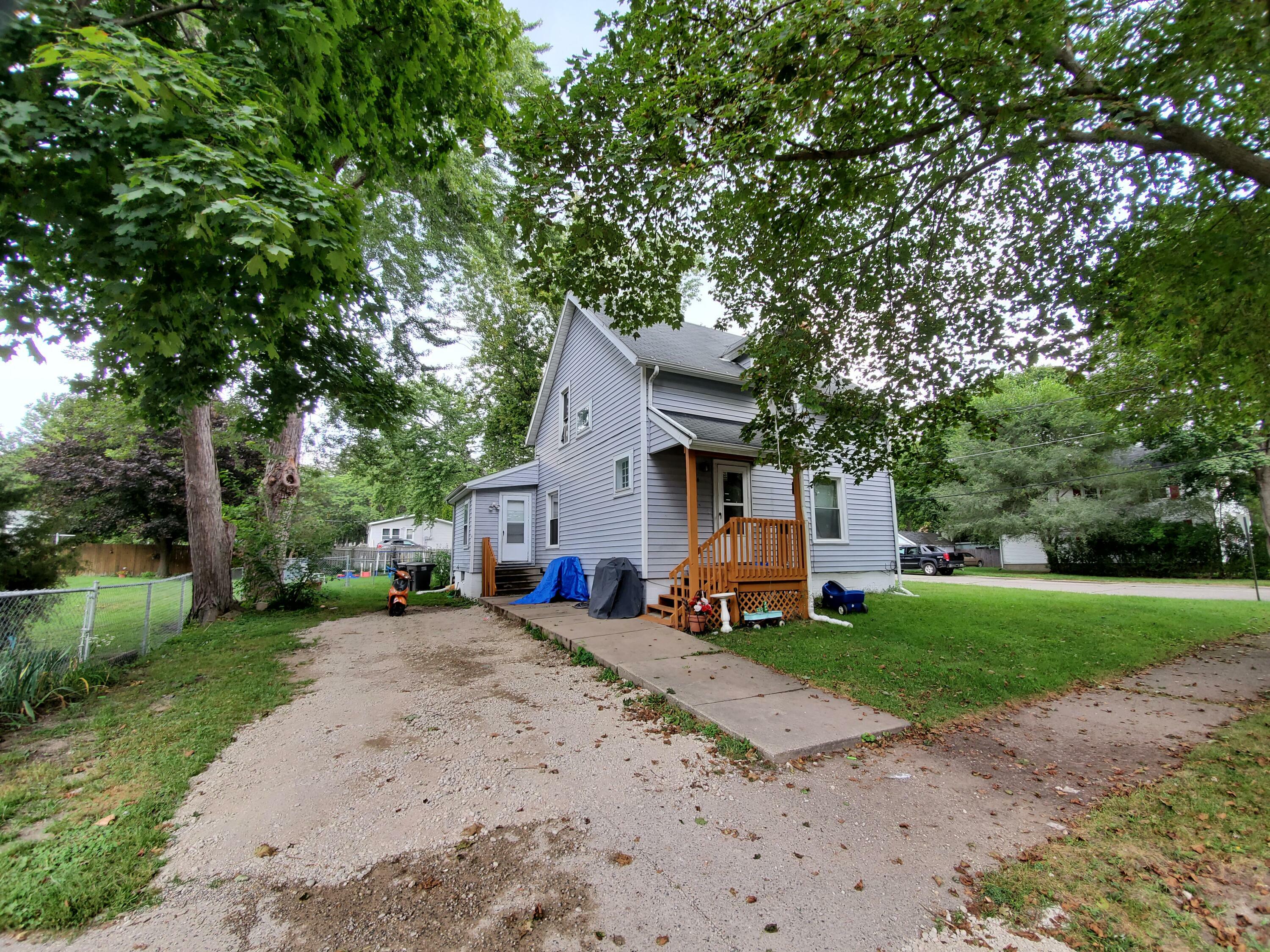 Property Photo:  234 Rosedale Place  MI 49203 