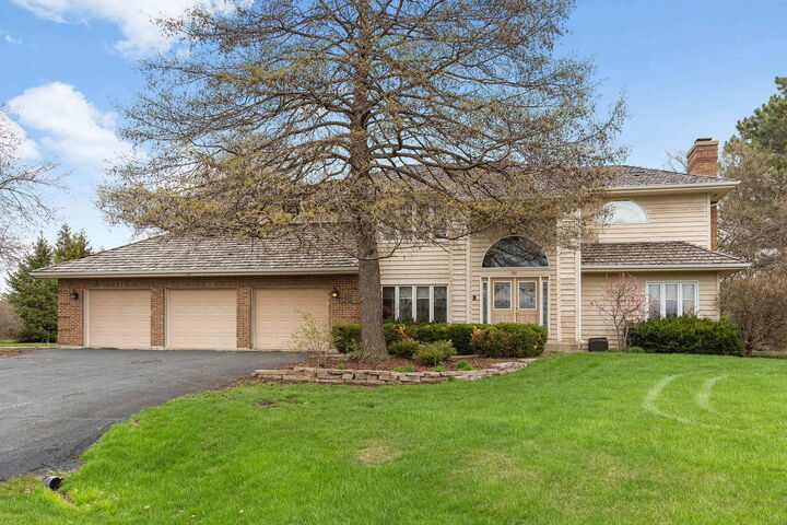 60 Seneca Avenue  Hawthorn Woods IL 60047 photo