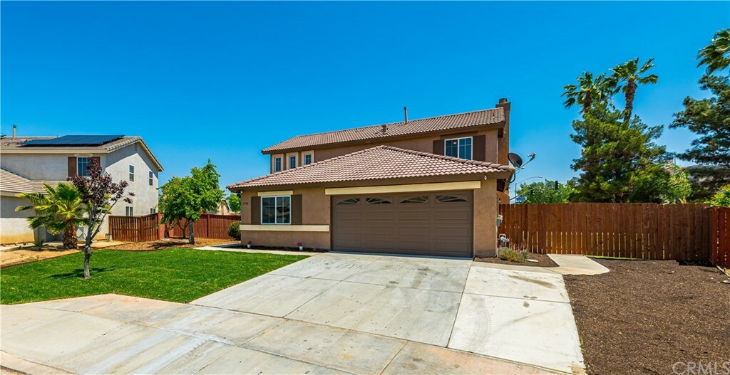 Property Photo:  1730 Wrentree Way  CA 92545 