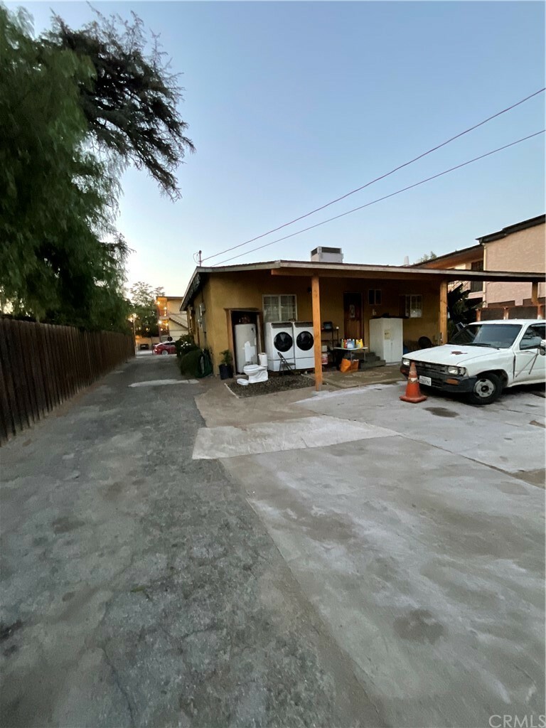 Property Photo: 11334 Tiara Street CA 91601
