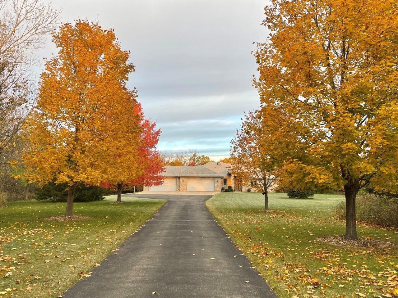 Property Photo: 2804 West Deer Path Tr WI 53545