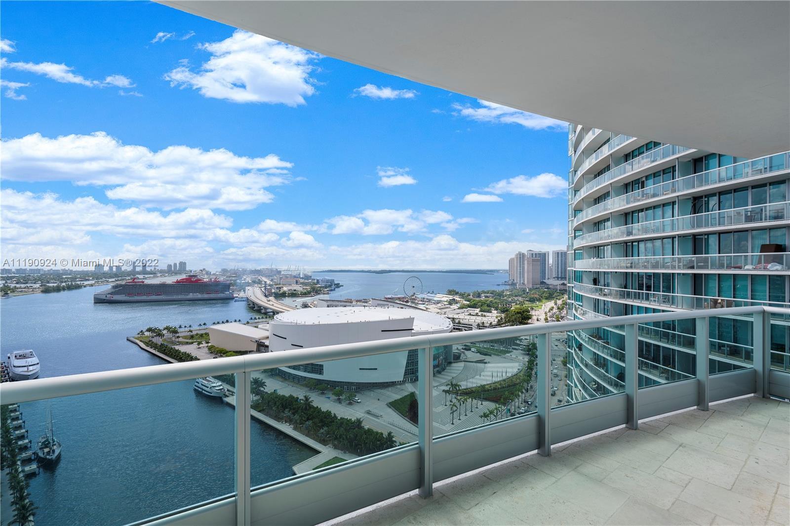 Property Photo: 900 Biscayne Blvd 2801 FL 33132
