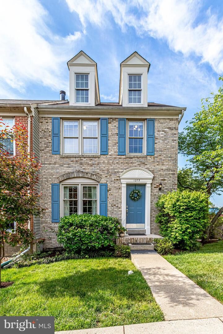 Property Photo:  1275 Quaker Hill Drive  VA 22314