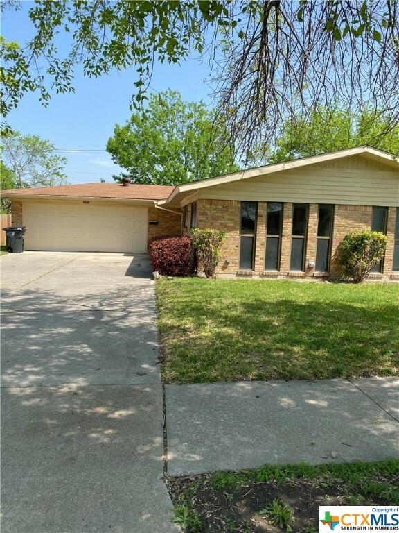 Property Photo: 1521 Kimberly Lane TX 76549