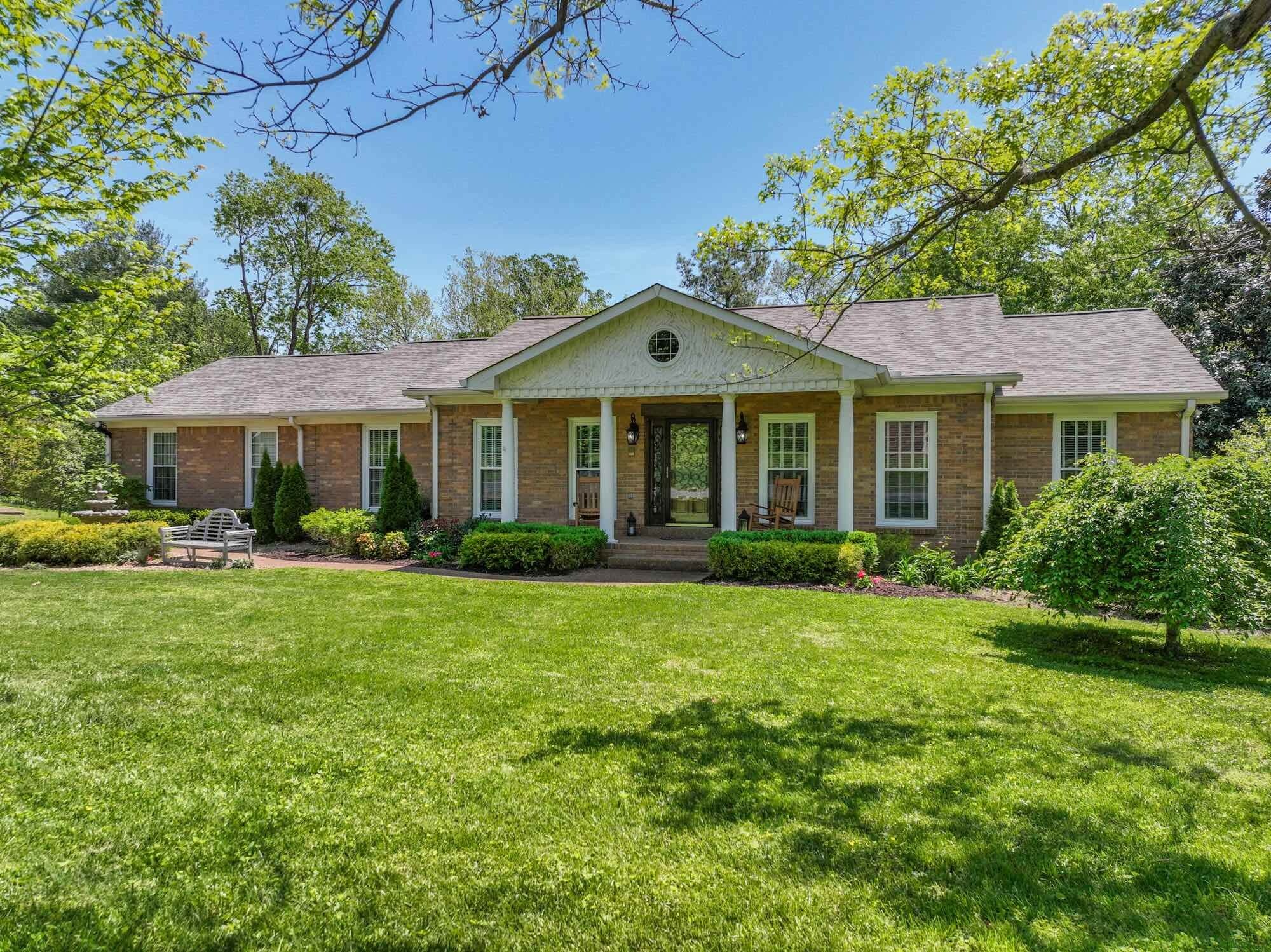 Property Photo: 5504 Trousdale Dr TN 37027
