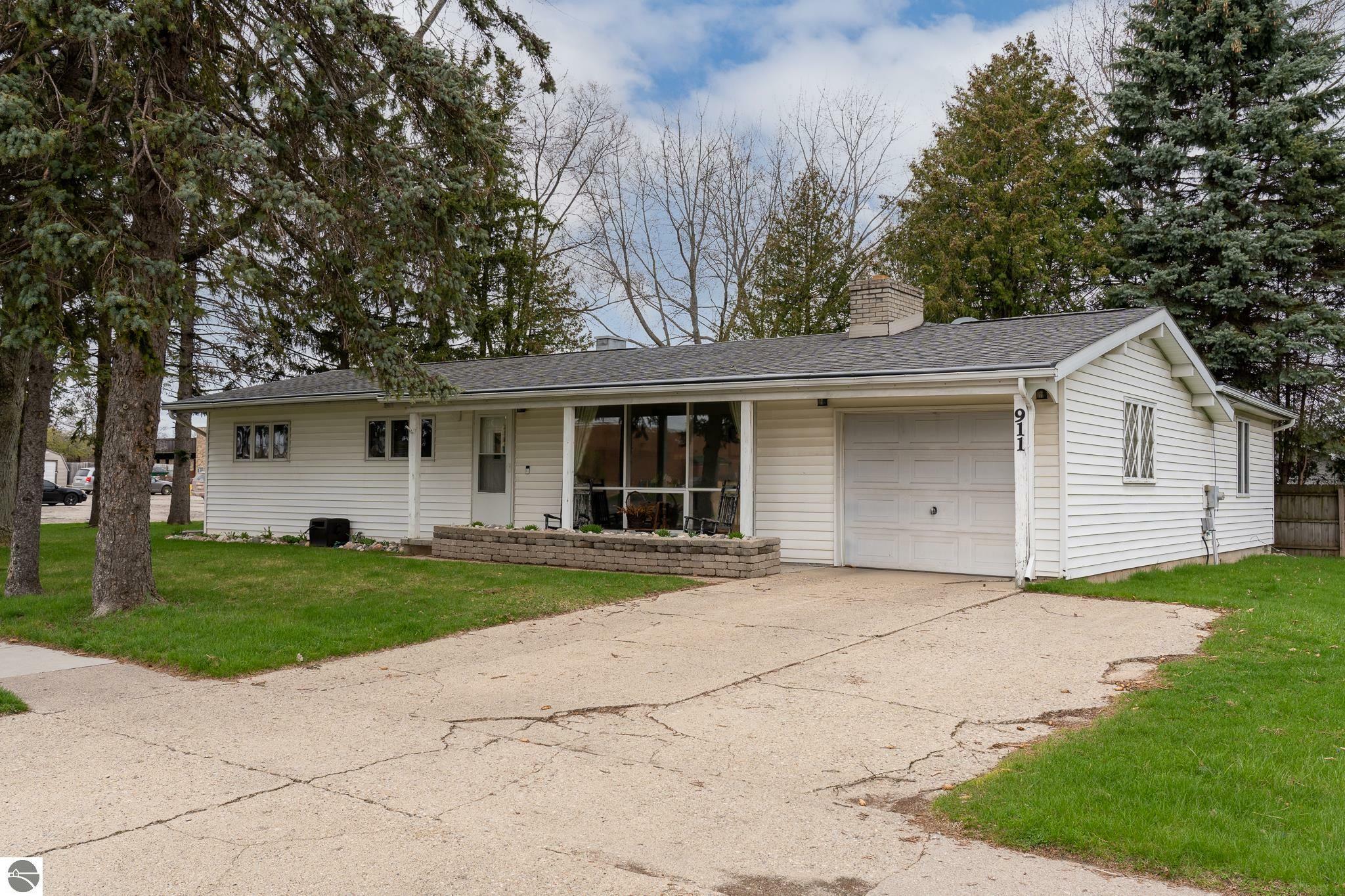 Property Photo:  911 E Preston Road  MI 48858 