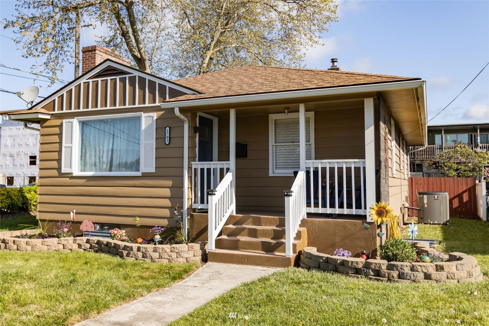 Property Photo:  1703  Evergreen Street  WA 99362 