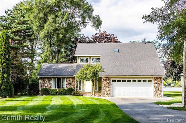 8341 Hilton Road  Brighton Twp MI 48114 photo