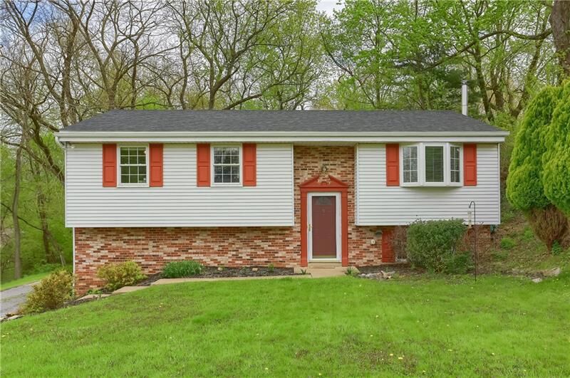 Property Photo:  9 Robin Del  PA 15215 