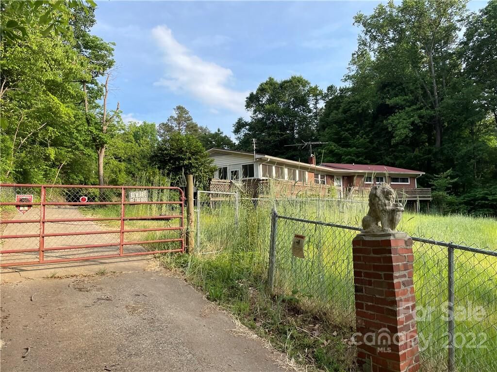 Property Photo:  931 Dallas Bessemer City Highway  NC 28052 