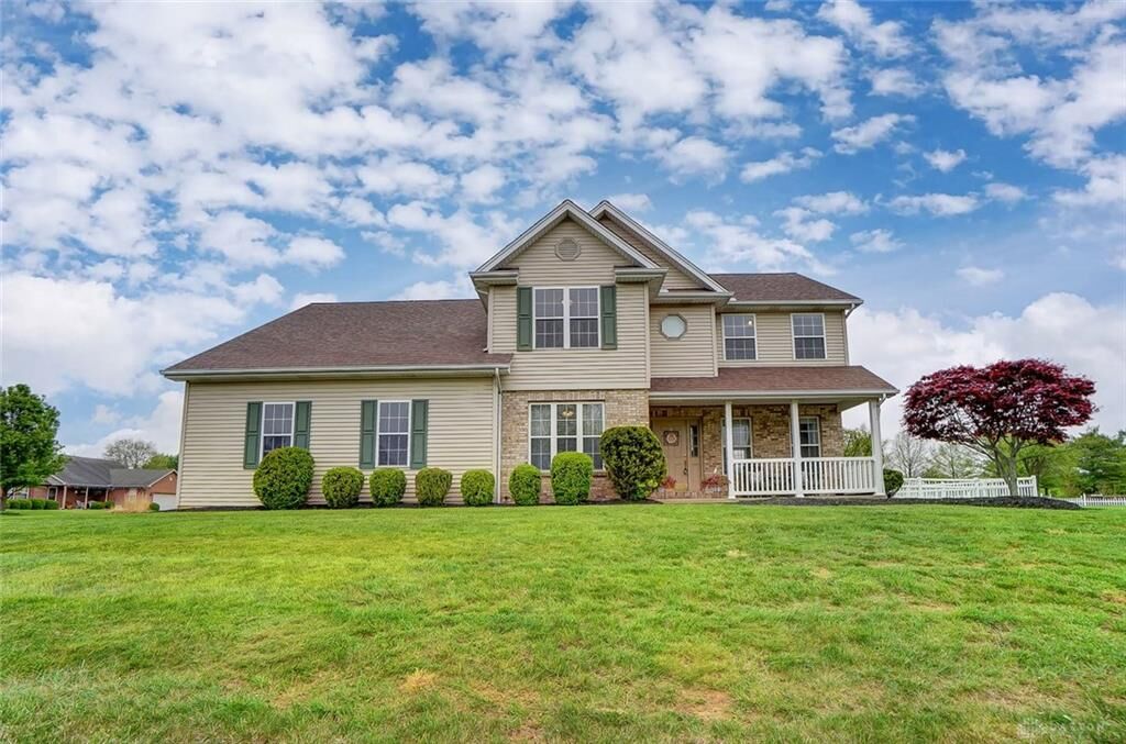 Property Photo: 820 Willow Bend Drive OH 45177